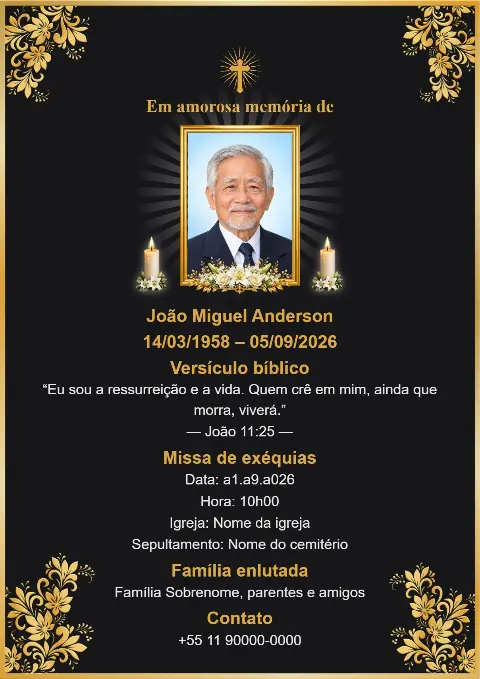 Cartão de funeral preto com ornamentos florais dourados nos cantos, cruz dourada, fotografia central e velas decorativas.