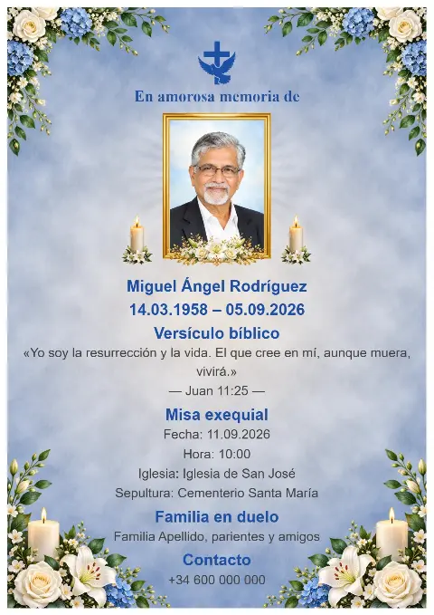 Tarjeta funeraria azul claro con flores azules y blancas en los bordes, fotografía central del fallecido, velas y cruz azul.
